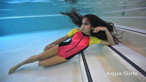 Underwater Model Posing In The Pool Youtube