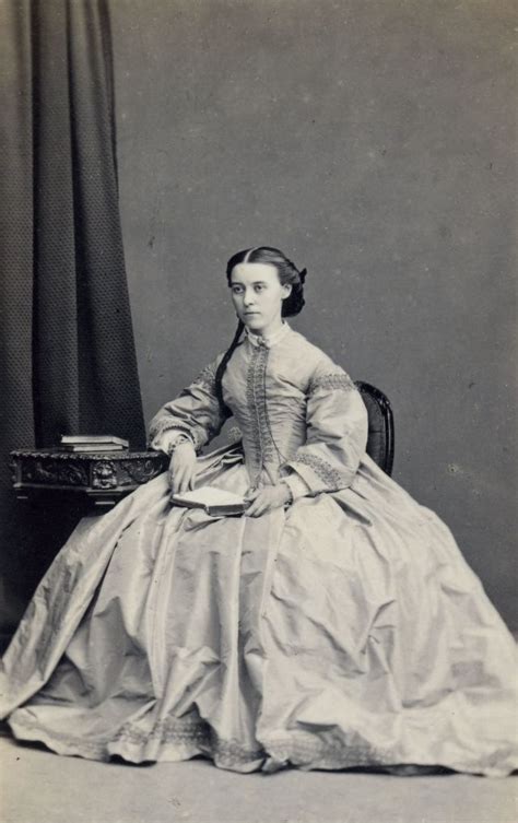 40 Amazing Photos Of Victorian Ladies In Evening Gowns From The 1850s