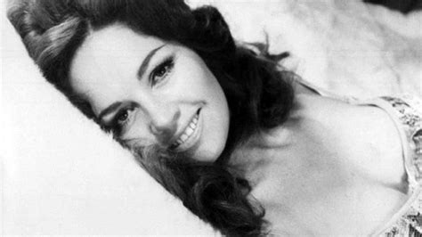 Muere Isela Vega Poderosa Actriz Y Primera Mujer Latina En Posar Para Playboy A Los A Os