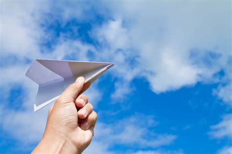Aunque no soy muy dada a creer en las premoniciones y en los sueños visionarios, sí. Cómo hacer aviones de papel - Bricolaje10.com