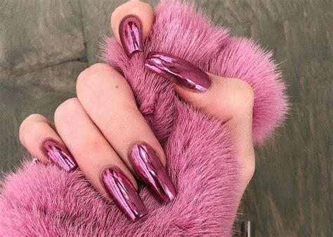 Top 10 Most Luxurious Nail Designs for 2020 | Pouted.com Dry brush painting nails hot pink nail design no tools.