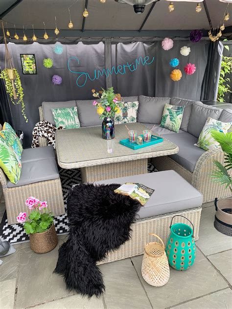 Also, a huge side lawn. Colourful Garden Patio Gazebo Decor On A Budget - Caradise ...