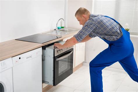 669 Oven Repairman Photos Free And Royalty Free Stock Photos From