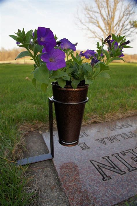 Metal Flower Vase For Grave Gestuhb