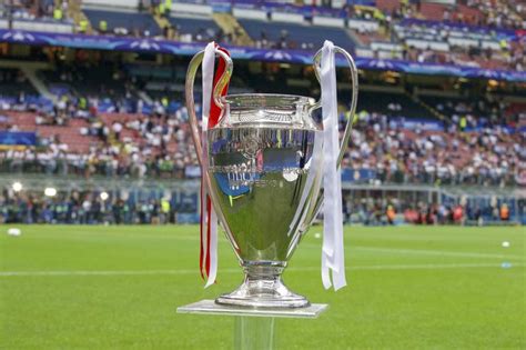 Uefa europa league prize money for 2020 competition is confirmed the teams earned fixed amount of purse which include tv rights the prize money distribution is similar to champions league fixed based on results and participation of teams. 10 Sporting Events With The Biggest Prize Money | Pledge ...
