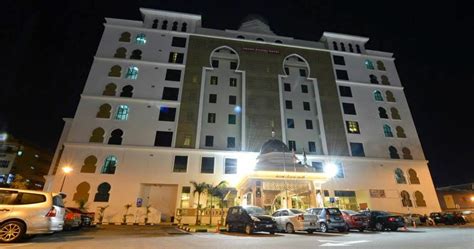 Zur badausstattung gehören duschen und kostenlose toilettenartikel. farizadarwish.blogspot.com: Grand Puteri Hotel Kuala ...