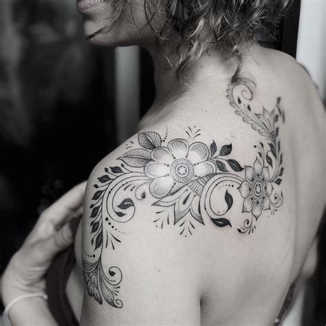 Mais De Mulheres Na Tatuagem Para Conhecer Blog Tattoo Me Tatuagem Ombro Feminina