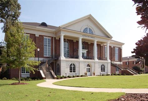 18 Of The Biggest And Best Fraternity Houses In The Country