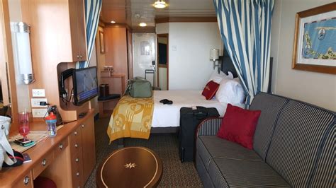 The wonder has 875 cabins and room for up to 2,700 two cabins aren't necessary for a family of four sailing on disney, but they were necessary for my family's sanity. Deluxe Family Oceanview Stateroom with Verandah, Cabin ...