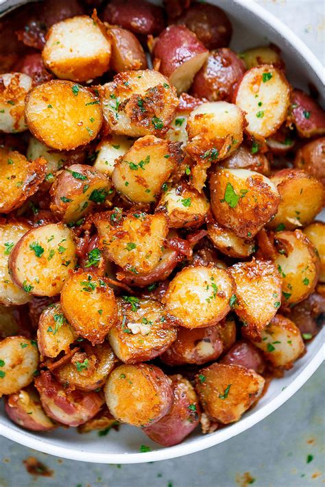 boiled red potatoes with garlic and butter garlic butter parsley