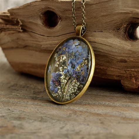 A collection of premium hand picked irish gifts for every special occasion ranging from special connemara kitchen breakfast tea to ireland mugs and soup cups. Irish Forget-Me-Not Pendant | Totally Irish Gifts Vintage ...