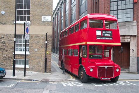 Zanimljivo Kako Je Autobus Na Sprat Postao Simbol Londona