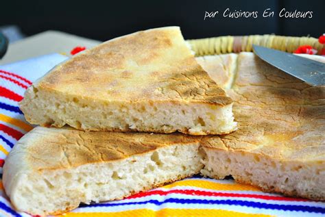 Pour changer des recettes traditionnelles de baguettes ou de miches, le pain marocain est une bonne. Matlouâ, le pain maison marocain - Cuisinons En Couleurs