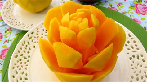 Italypaul Art In Fruit And Vegetable Carving Lessons Art In Mango Rose Flower Fruit Carving