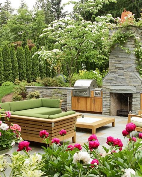 30 Beautiful Rose Garden Ideas For Your Outdoor Space