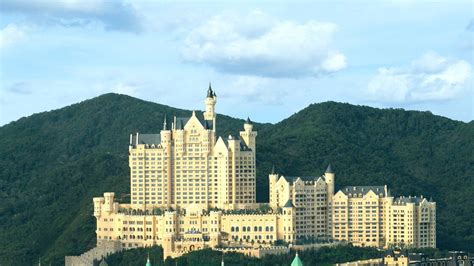 Experience Luxury At The Castle Hotel In Dalian