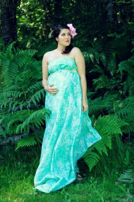 One of my favorite maternity photoshoot ideas is when photographers combine unexpected elements, like a very rustic setting with very formal attire for their model. Outdoor Maternity Photoshoot: 28 Weeks - Paperblog