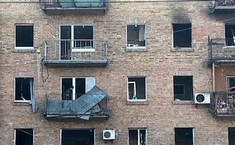 У Києві через обстріли ворога пошкоджені 154 будинки десятки шкіл та