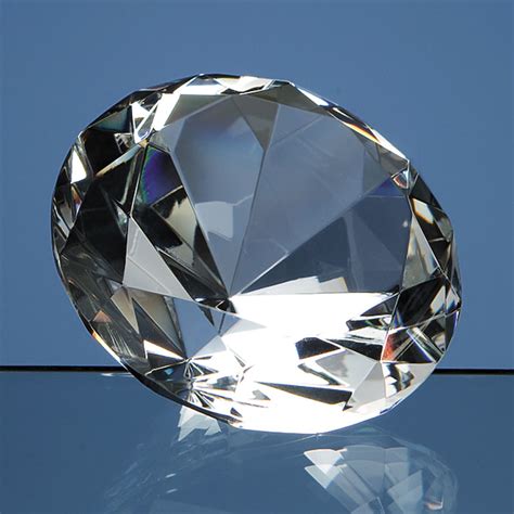 10cm Dia Optical Crystal Diamond Paperweight With Presentation Box