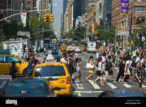 Busy City Streets Hi Res Stock Photography And Images Alamy
