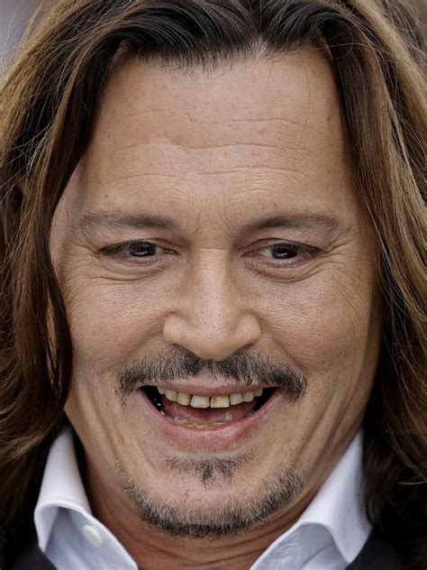Johnny Depps Brown ‘rotting Teeth Disturbs Fans ‘ruined My Mood