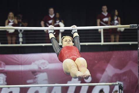 Wholehogsports Arkansas Gymnasts Nipped By Kentucky