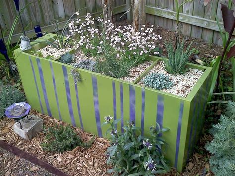 Get an old filing cabinet and transform it into an inexpensive modern planter that can improve your curb appeal. Old filing cabinet turned planter | Outdoor Ideas ...