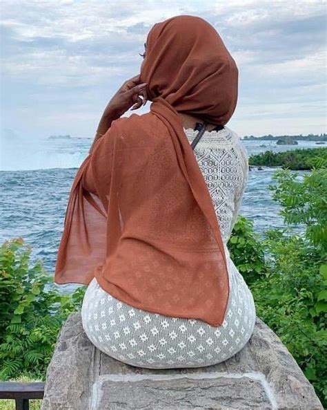 Pin Oleh Pumaya I Mukhtar Di Artis Gaya Hijab Wanita Berlekuk