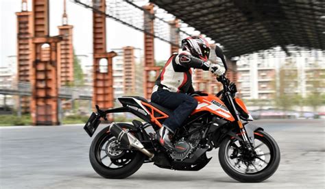 The ktm 125 duke is available in two colours, electronic orange and ceramic white. KTM DUKE 125 Price in India 2020, Mileage, Top Speed ...