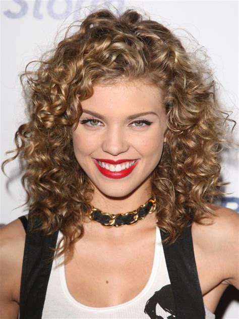 25 Latest Short Curly Hairstyles Ideas For Women 2019 Luvfly