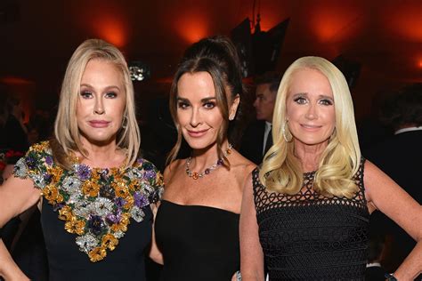 Bravocon 2023 Kyle Richards Update On Her Relationship With Sisters Kathy And Kim The Daily Dish