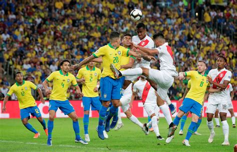 La canarinha llega un tanto entumecida tras vencer por la mínima a chile en cuartos de final. Brasil se consagra campeón de la Copa América - Sputnik Mundo