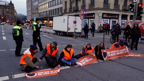 Buch über die "Letzte Generation" in Köln vorgestellt - DOMRADIO.DE