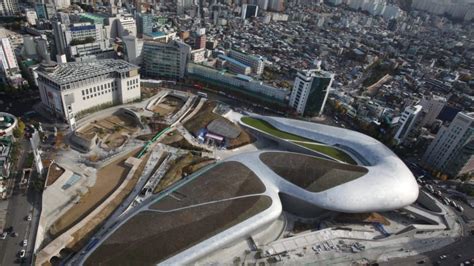 Dongdaemun Design Plaza And Park In Seoul Inspire Creativity Through