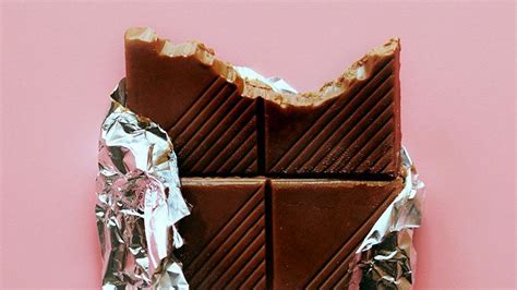 8 Best Dark Chocolate Bars According To Dietitians