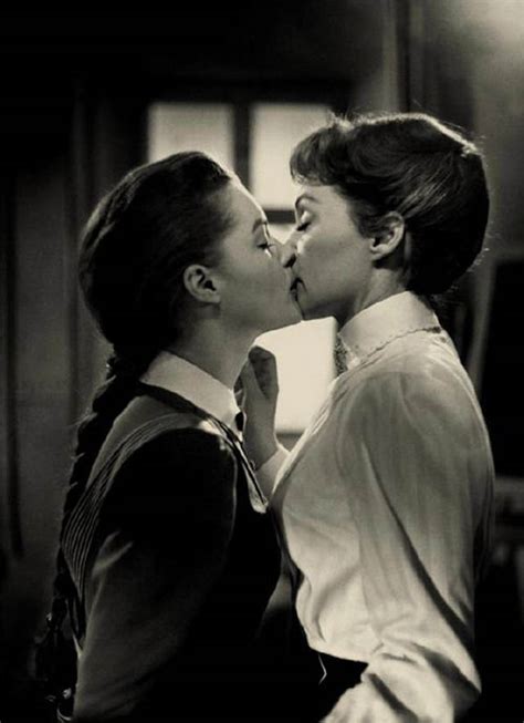 Vintage LGBT Adorable Photographs Of Lesbian Couples In The Past That