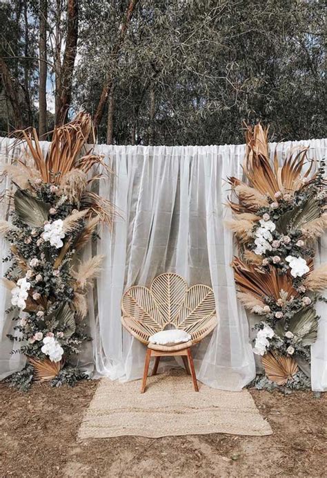 These Fab Boho Wedding Altars Arches And Backdrops That Make Us Swoon 10