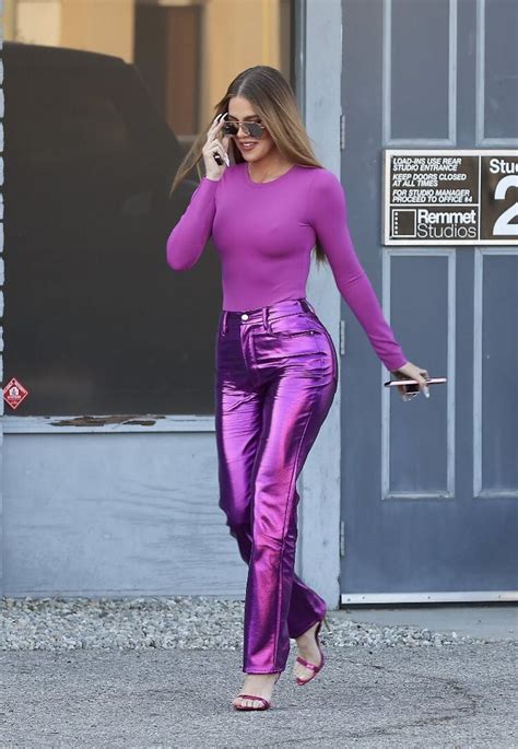 Khloé Kardashian Was Recently Spotted In Los Angeles 🥺💯 Yemisizeal Khloe Kardashian Outfits