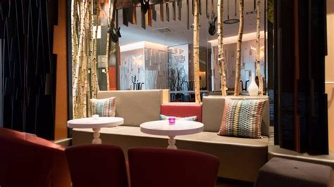 Wohnen auf dem dach man steht auf einer dachterrasse, oben der himmel, unten berlin. Berlin: Bienen auf dem Dach und Skandinavien im Zimmer ...