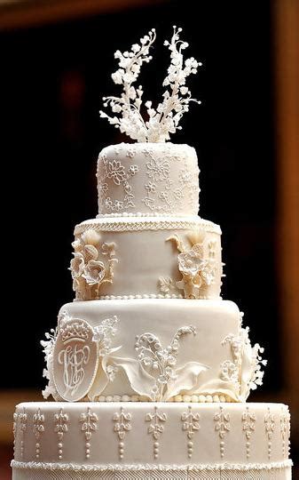 Fiona cairns, with the royal wedding cake she made for prince william and kate middleton in 2011.getty images. celebrity wedding cakes | Royal Wedding Cake|Kate ...