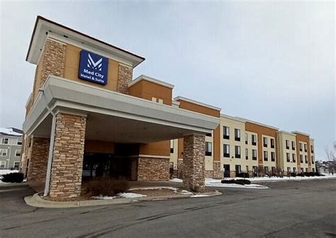 Comfort Suites 4141 Maine Avenue Se Rochester Mn Review Of Med City Hotel And Suites Rochester