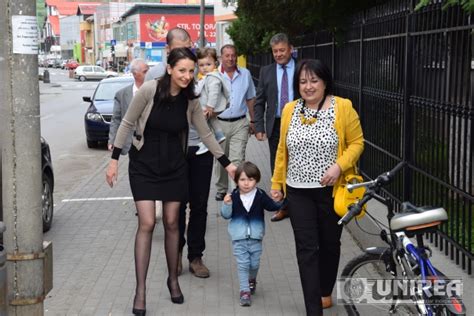 Mircea cartarescu, from blinding (translated by sean cotter). FOTO, VIDEO| Primarul Mircea Hava, insotit la vot de sotie, copii si nepoti: Asteptarile sunt pe ...