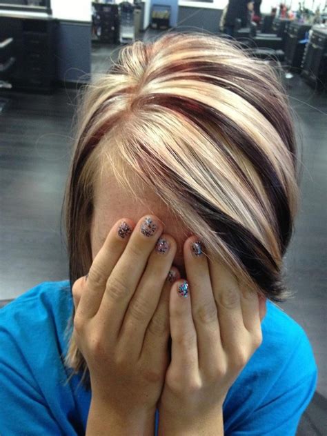 This dirty blonde hair color base is highlighted with blonde hair color and it emphasizes layers. Short hair with chunky highlights | Hair Style and Color ...