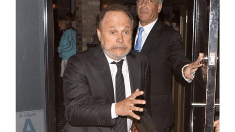 Billy Crystal Questions The Hostless Oscars 8days