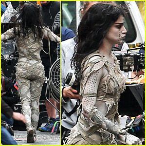 Sofia Boutella Films The Mummy In Full Costume Makeup Scary