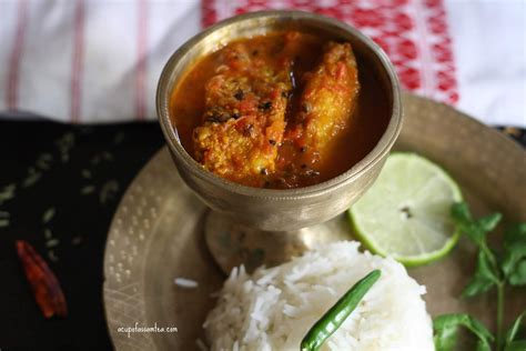 Masor Tenga Or Assamese Style Sour Fish Curry