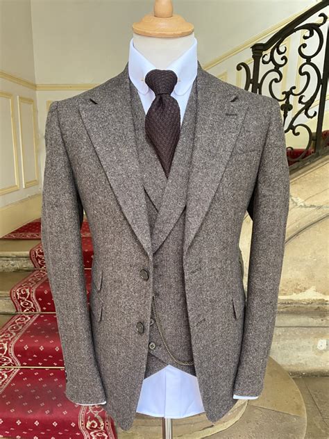 Traje De Tres Piezas En Tweed Marr N