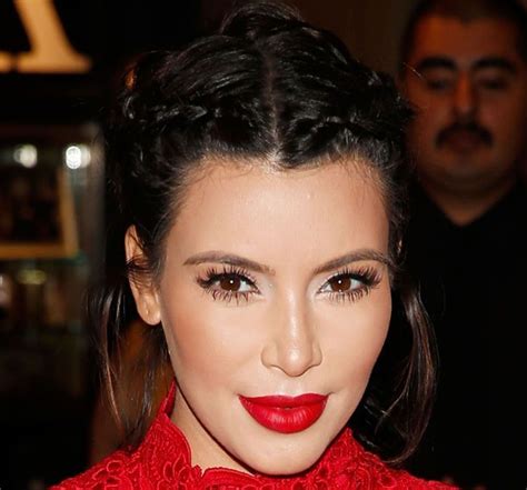i could just stare at this picture all day in love with her perfect matte red lips kim