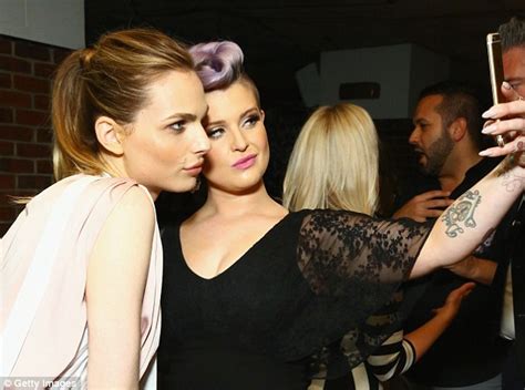 Kelly Osbourne Locks Lips With Transgender Model Andreja Pejic At Aids Charity Event Daily