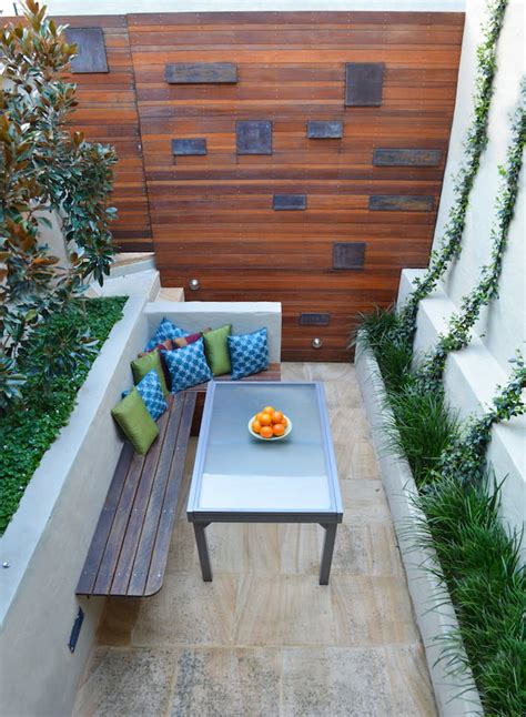 3 Tiny Courtyard Makeovers Gardendrum